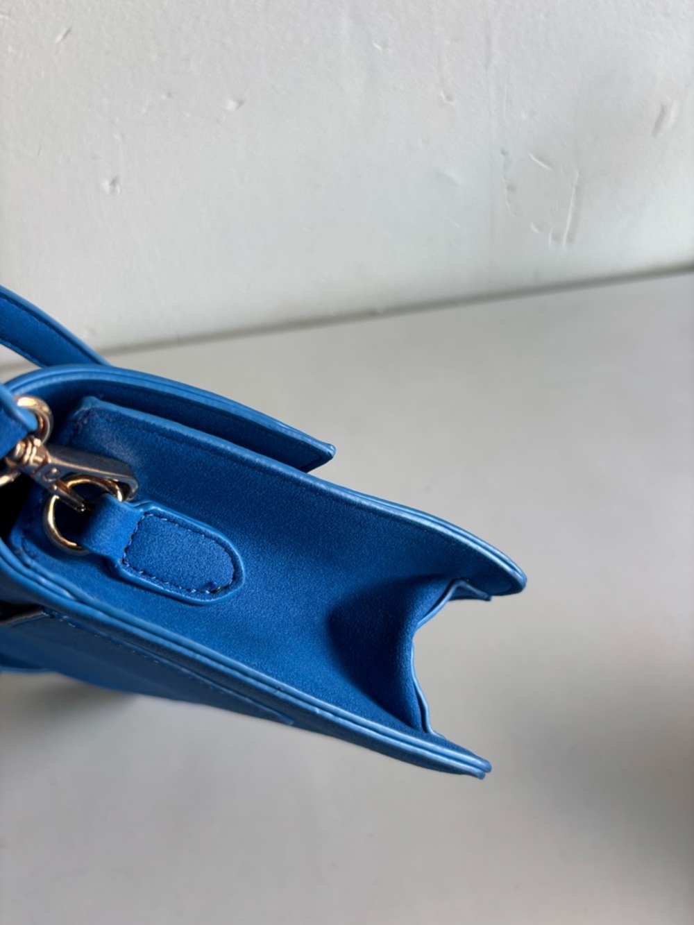 Moda Luxe Blue Suede Shoulder Bag — image 4 of 7